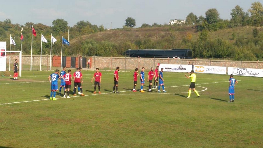 Gölcükspor kendi evinde Adliyespor ile 0-0 berabere kaldı