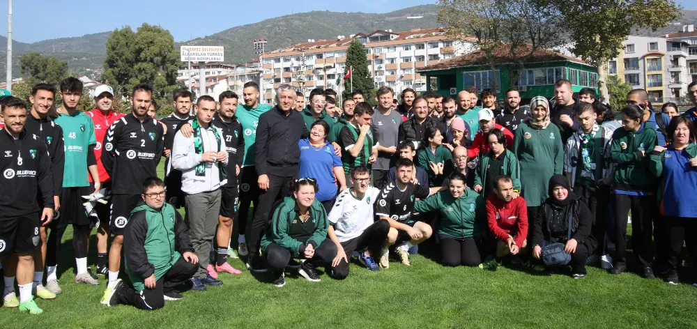 Özel çocuklardan Kocaelispor