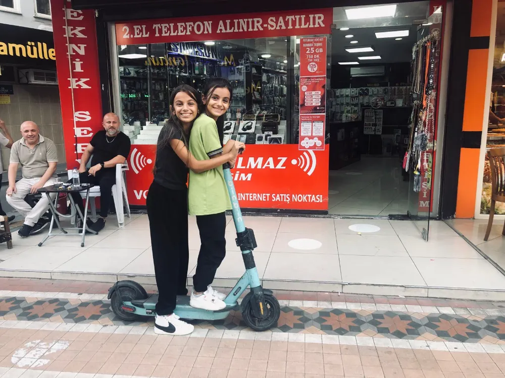 BinBin scooterlar şehrin her yerinde