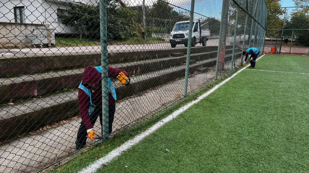 Başiskele’de Spor Sahalarına Bakım ve Onarım