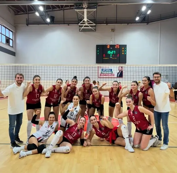 Cadence Gölcük İhsaniye ile Kocaeli Voleybol Akademi 3’de 3 yaptı