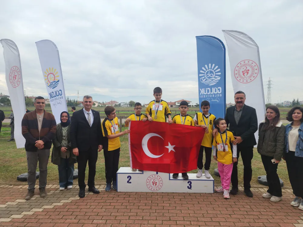 GÖLCÜK’TE CUMHURİYET COŞKUSU SPORLA BİRLEŞTİ 