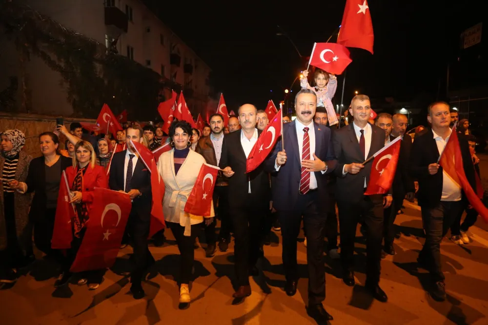 GÖLCÜK’TE MUHTEŞEM FENER ALAYI