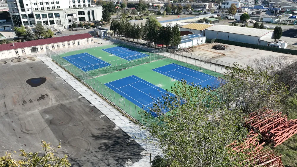 Büyükşehir’in İzmit Tenis Merkezinde sona doğru