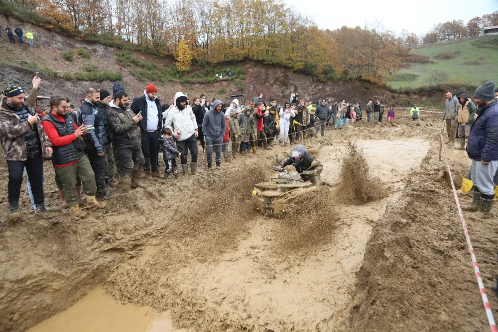 GÖLCÜK’TE ATV YARIŞLARI NEFESLERİ KESTİ