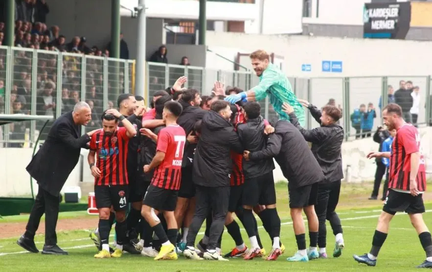 Gölcükspor yenilmezlik serisine devam etti  6’ TA 6 YAPARAK LİDERLİĞİ BIRAKMIYORUZ