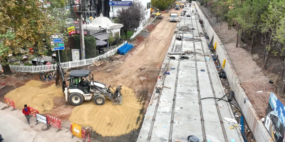 Alikahya tramvayı stada doğru ilerliyor