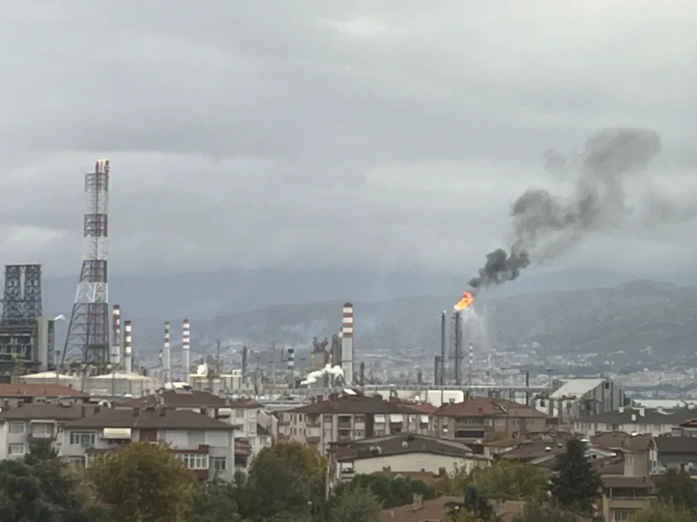 TÜPRAŞ Rafineride patlama meydana geldi   12 PERSONEL YARALANDI