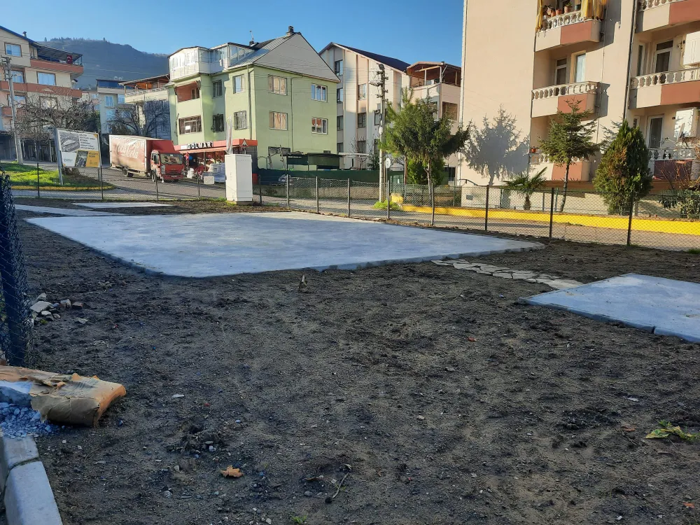 Cumhuriyet Mahallesi’nde yeni çocuk parkı düzenlemesi