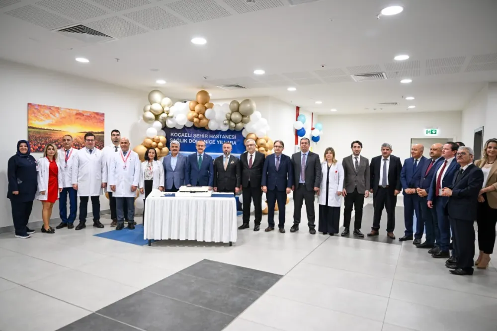 Kocaeli Şehir Hastanesi 1 yıl önce hizmete girmişti    İLK YILDÖNÜMÜNE YAKIŞAN KUTLAMA 