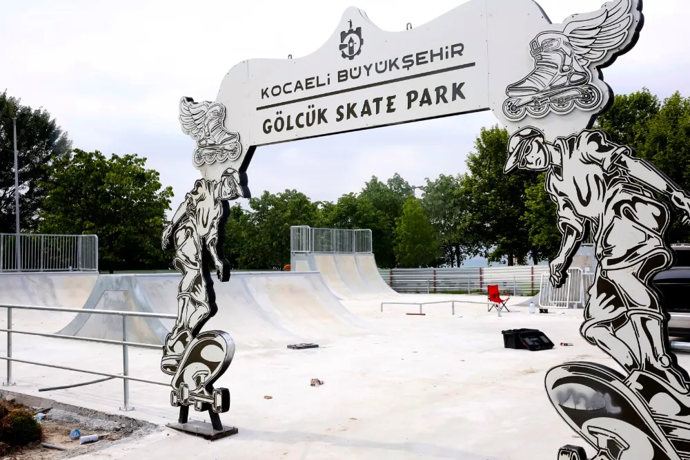 BÜYÜKŞEHİR’DEN GÖLCÜK SAHİLİNE SKATE PARK 