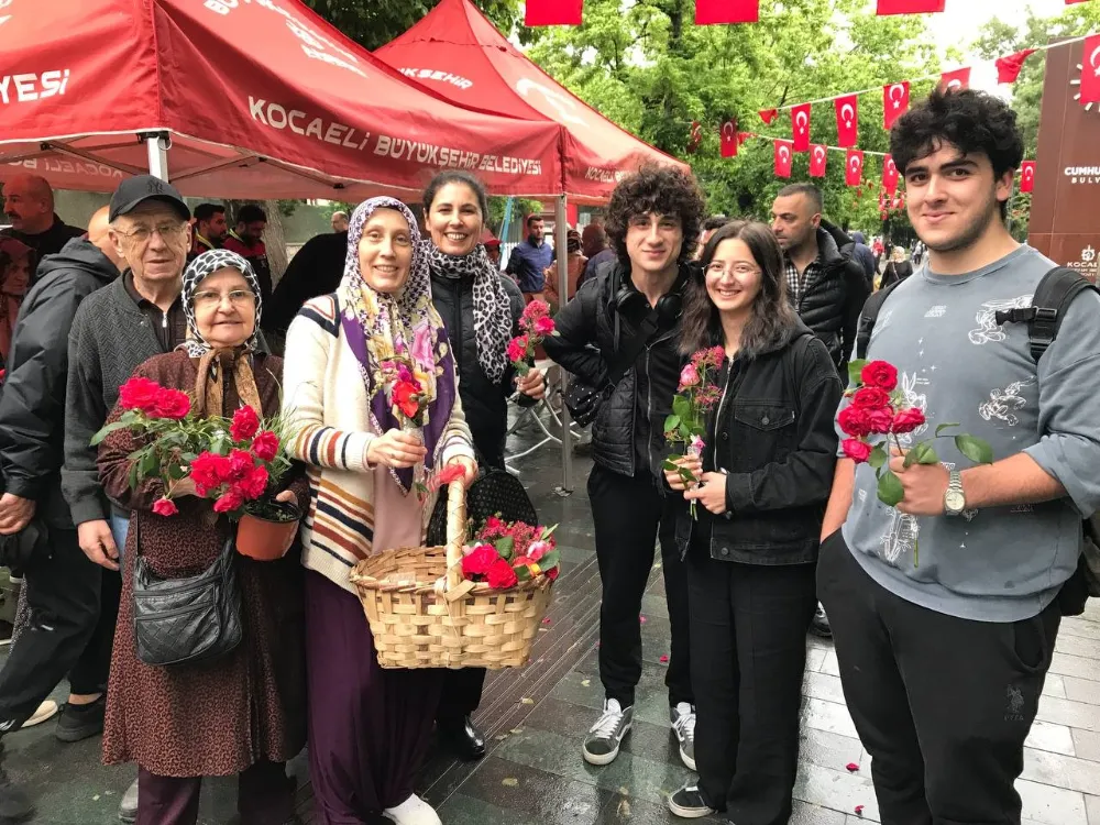 Kadın çiftçiler traktörleriyle tarım da biz de varız dedi