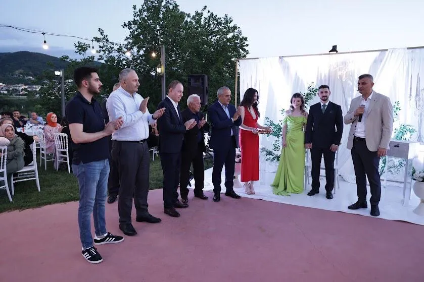 Uzuner ve Giden ailelerinin mutlu günü  CEREN VE OĞUZHAN ÇİFTİ  EVLİLİK YOLUNDA İLK ADIMI ATTILAR