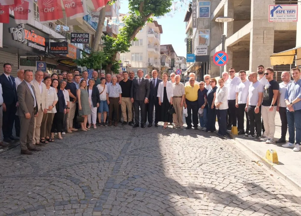 Gölcük CHP Vekil Yıldızlı’nın katılımıyla bayramlaştı  ‘İKTİDARIMIZDA ÖĞRETMENLERİMİZ BAŞIMIZIN TACI OLACAK’