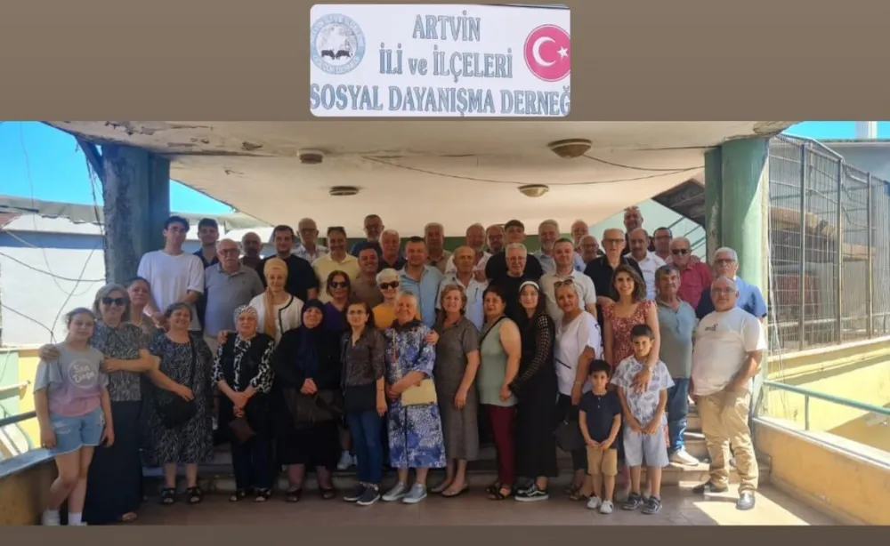 Gölcük Artvinliler Derneği bayramın ikinci günü bayramlaştı