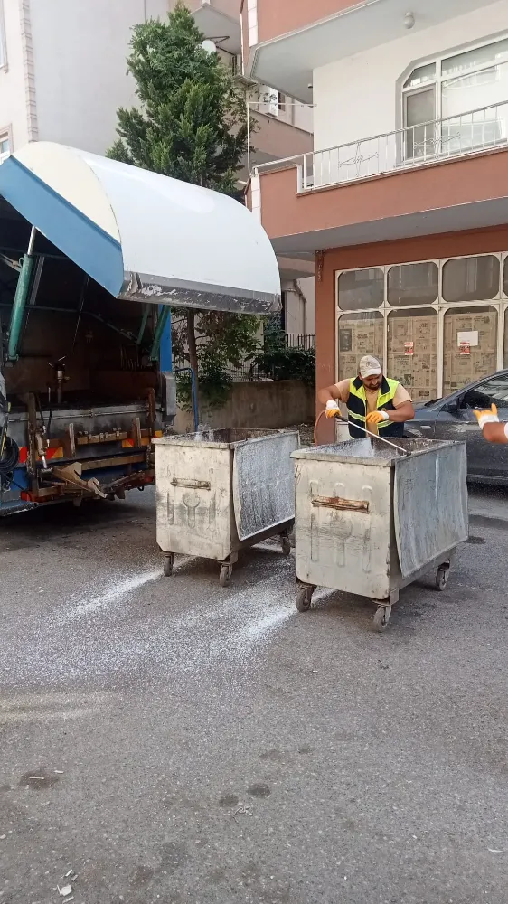 İlçemizde yer altı çöp konteynırları düzenli olarak     BAKIMDAN GEÇİLİYOR 