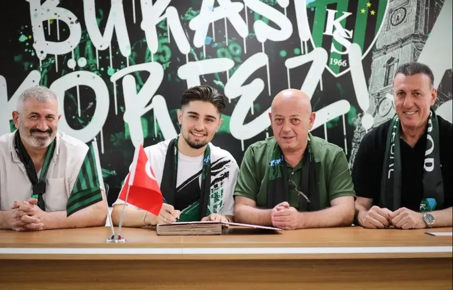 Kocaelispor Furkan Özyapı ile sözleşme imzaladı