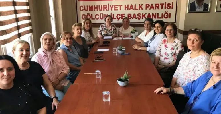 CHP İLÇE KADIN KOLLARI’NDA GÖREV DAĞILIMI YAPILDI