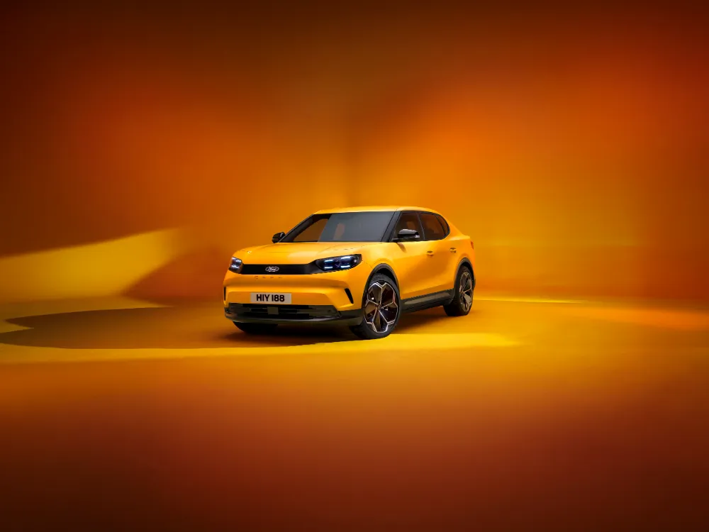 FORD’UN İKONİK MODELİ CAPRİ, 40 YIL SONRA ELEKTRİKLİ OLARAK GERİ DÖNÜYOR