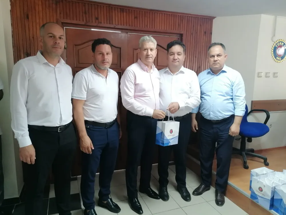 Türk Harb-İş’te emeklilik töreni düzenlendi  100 TERSANE İŞÇİSİ EMEKLİ OLDU 