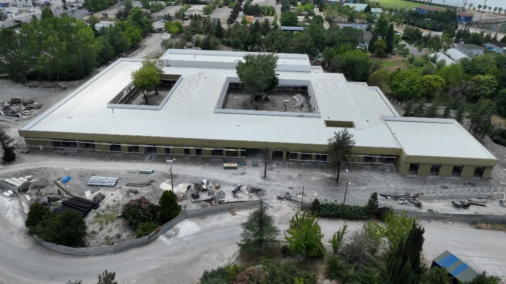 Engelsiz Yaşam Merkezinde cephe imalatı yapılıyor