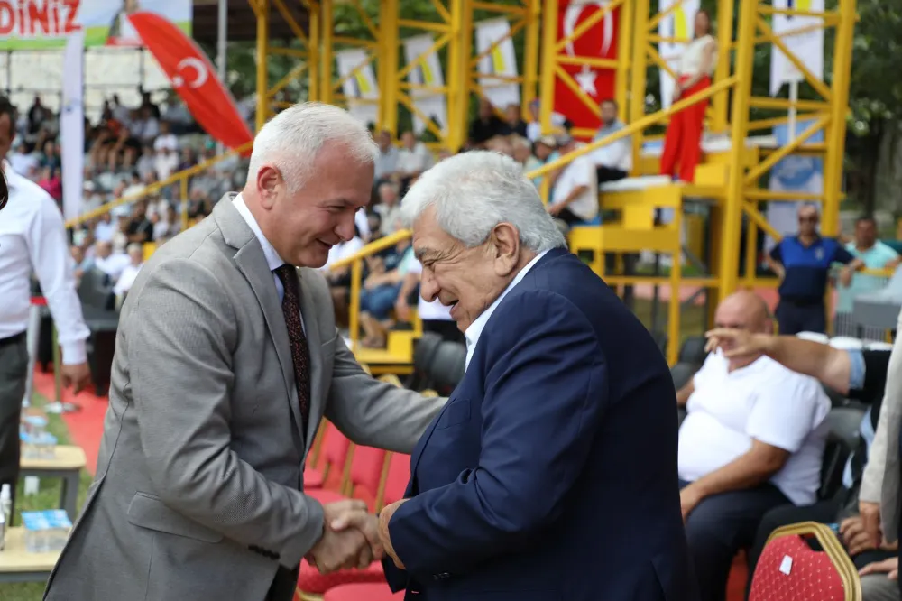 Karamürsel’in Evladı Hüseyin Gümüşalan,  ALTINKEMER’DE BAŞPEHLİVAN OLDU