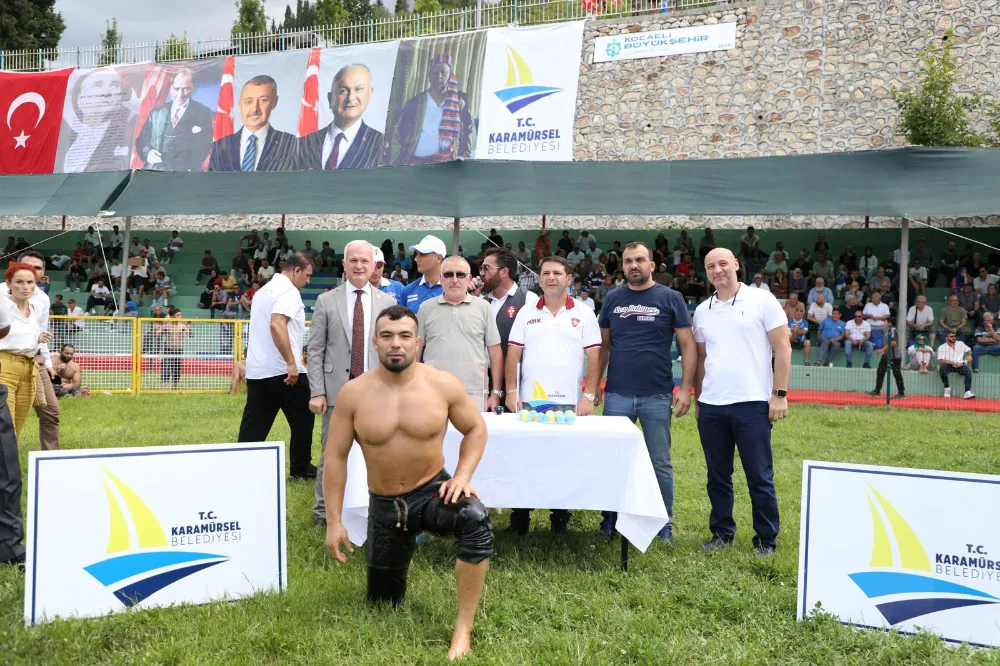 Karamürsel’in Evladı Hüseyin Gümüşalan,  ALTINKEMER’DE BAŞPEHLİVAN OLDU