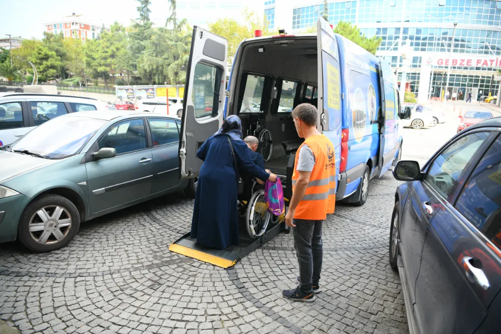 Çayırova Belediyesi’nden hasta nakil hizmeti