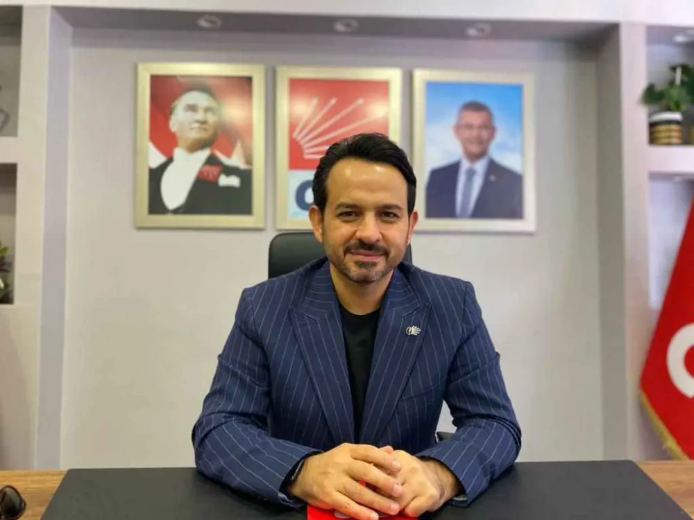 CHP İzmit İlçe Başkanı Gökhan Ercan,   “DEĞİL 25 YIL, 225 YIL GEÇSE DE UNUTTURMAYACAĞIZ”