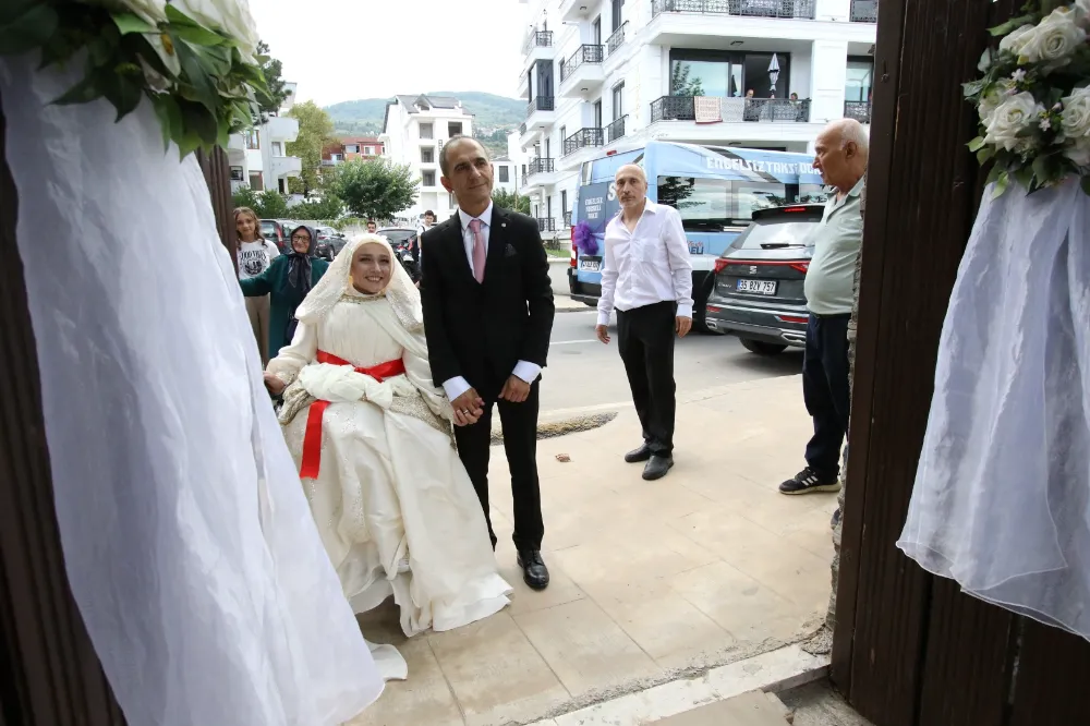 Büyükşehir’in Engelsiz Taksisi gelin arabası oldu;  BU KEZ ÖMÜR BOYU MUTLULUĞA TAŞIDI
