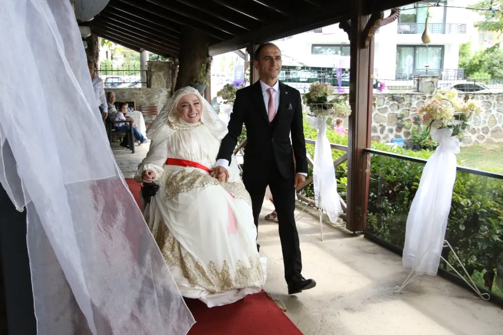 Büyükşehir’in Engelsiz Taksisi gelin arabası oldu;  BU KEZ ÖMÜR BOYU MUTLULUĞA TAŞIDI