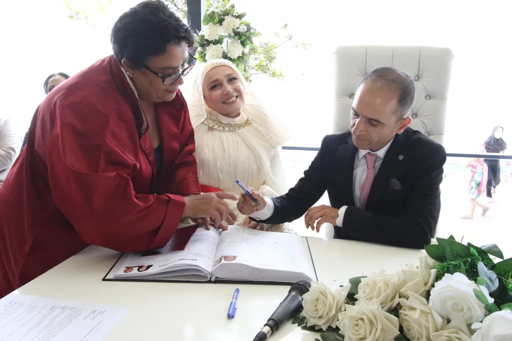 Büyükşehir’in Engelsiz Taksisi gelin arabası oldu;  BU KEZ ÖMÜR BOYU MUTLULUĞA TAŞIDI