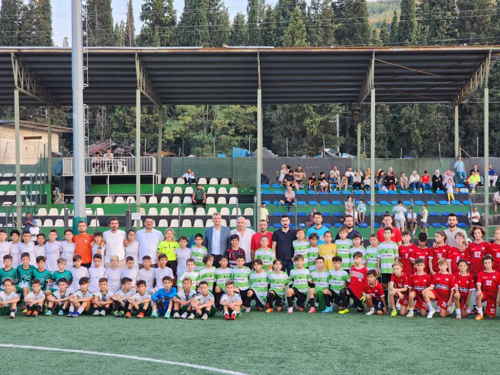 U-12 yaş grubu Minikler Futbol Turnuvası sona erdi   8 TAKIM KIYASIYA MÜCADELE ETTİ