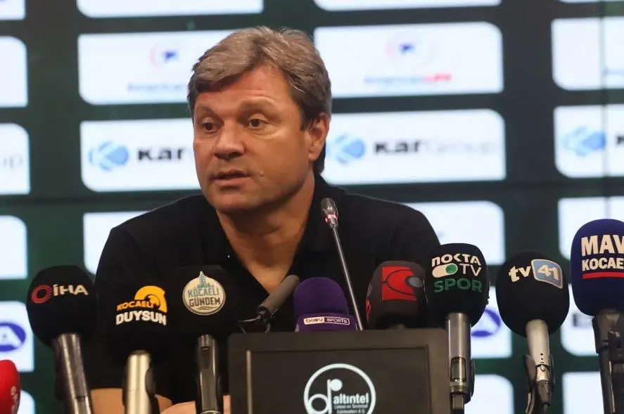  Kocaelispor Teknik Direktörü Ertuğrul Sağlam  “BU KADAR KOLAY KIRMIZI KART GÖRMEMEMİZ GEREKİYOR”