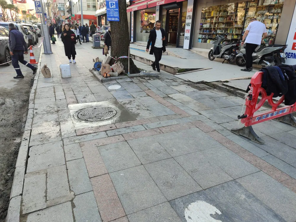 Amiral Sağlam Caddesi’nde granit tamiri yapıldı