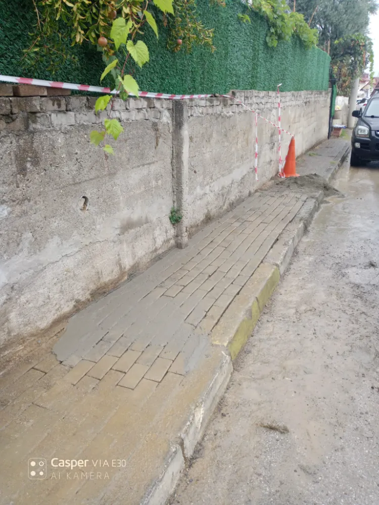 Gölcük’te parke ve bordür tamir çalışmaları aralıksız sürüyor