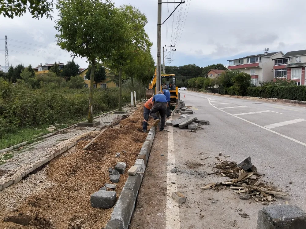 Başiskele’de Kaldırımlar Daha Güvenli Hale Geliyor