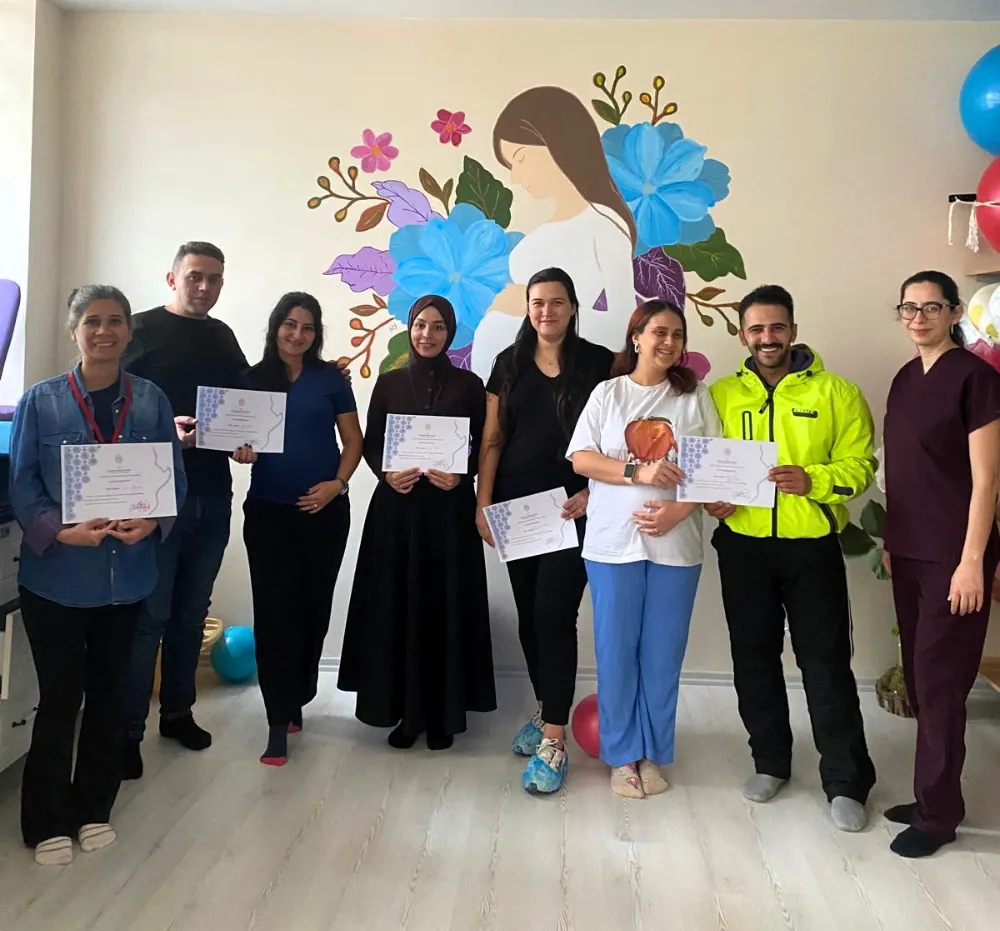 GÖLCÜK NECATİ ÇELİK DEVLET HASTANESİ GEBE OKULUNDA MEZUNİYET COŞKUSU