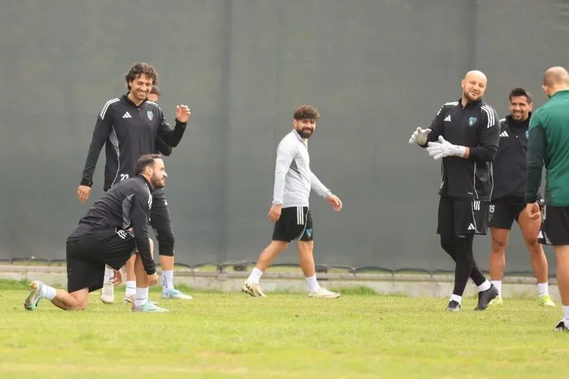 Ahmet Sagat A takımla idmanlara başladı