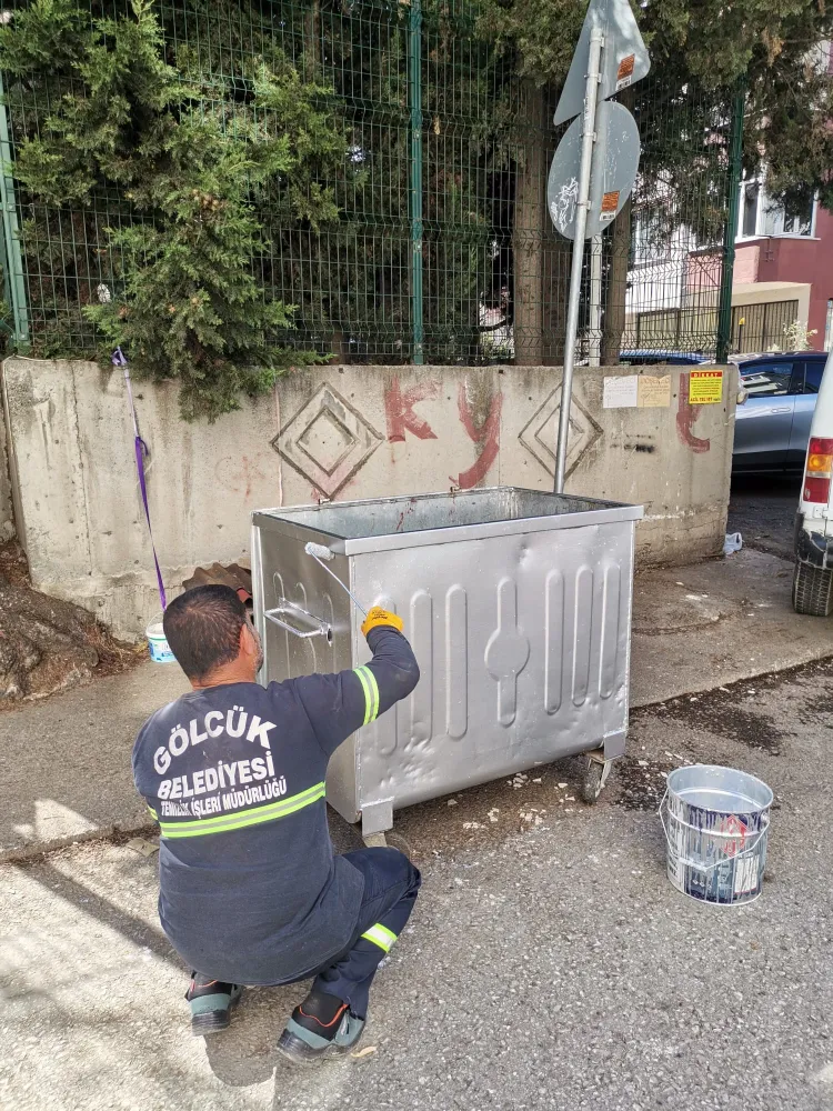 Gölcük’te Çöp Konteynerlerine bakım ve onarım çalışması 