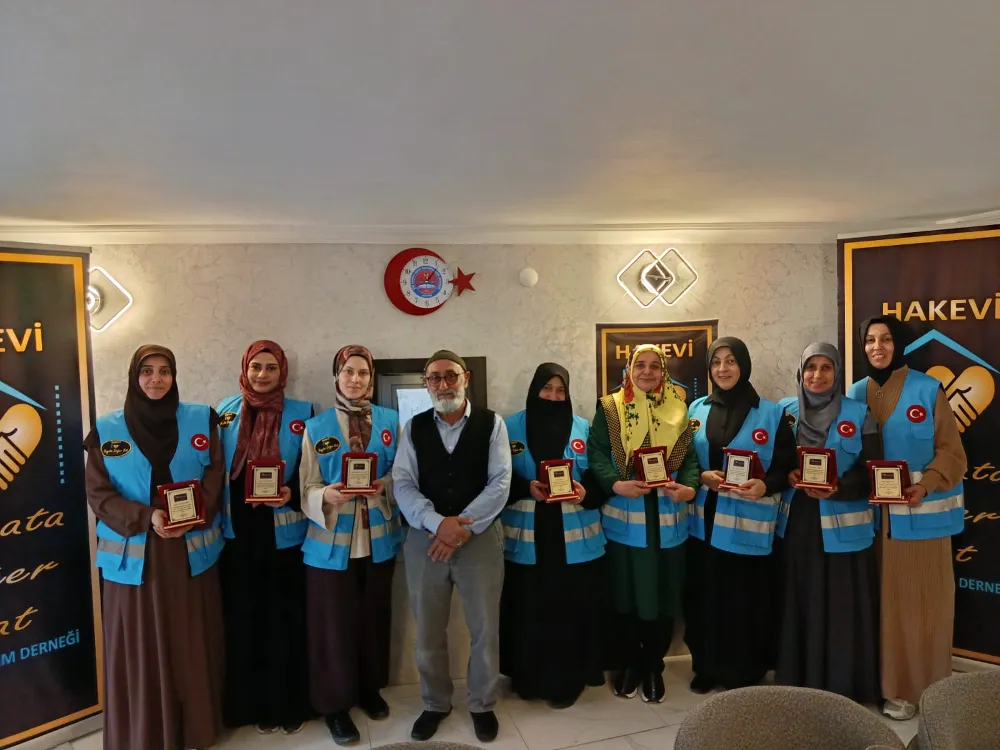 HAKEVİ DERNEĞİNDEN GÖNÜLLÜ HANIMLARA TEŞEKKÜR PLAKETİ
