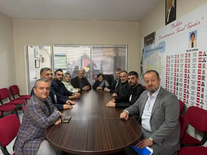AK Parti Gölcük Teşkilatından Muhtarlara Anlamlı Ziyaret