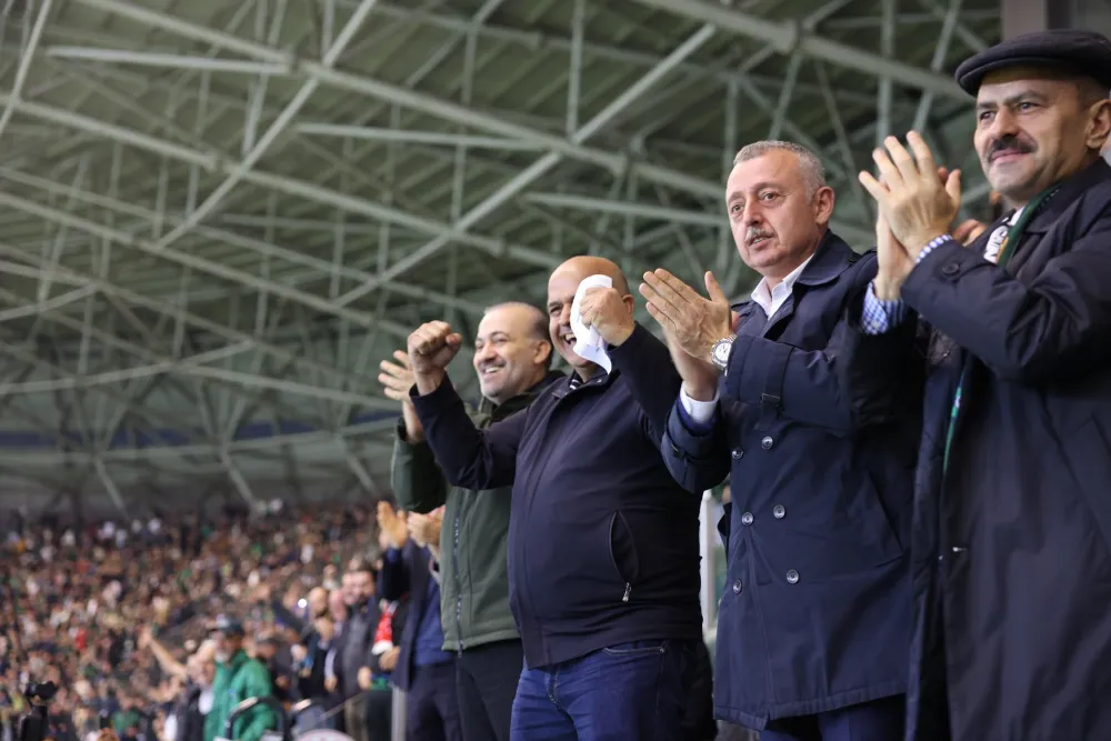 Başkan Büyükakın, Kocaelispor’u tebrik etti;  “MUHTEŞEM BİR OYUN, HARİKA BİR GALİBİYET!”