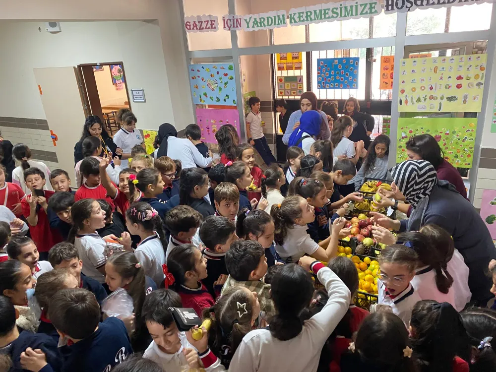 Piri Reis İlkokulu’ndan Gazze İçin Anlamlı Kermes  MİNİK ELLER GAZZE İÇİN SEFERBER OLDU