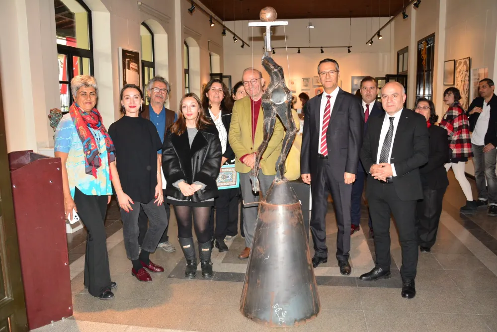 “Geçmiş, Bugün, Gelecek”  Sergisi Sanatseverlerle Buluştu