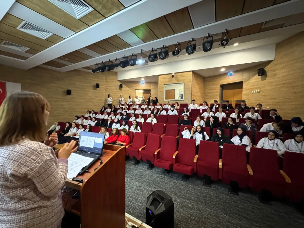 Gölcük Necati Çelik Devlet Hastanesinde   HASTA HAKLARI GÜNÜ EĞİTİMİ