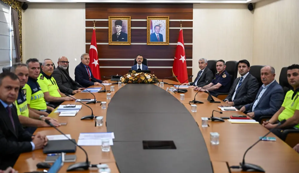 Karayollarındaki Hız Sınırlama Uygulamalarında Yeknesaklık Konulu Toplantı,   VALİ AKTAŞ BAŞKANLIĞINDA YAPILDI