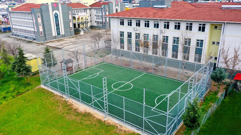 Büyükşehir’den kırsala 12 futbol sahası