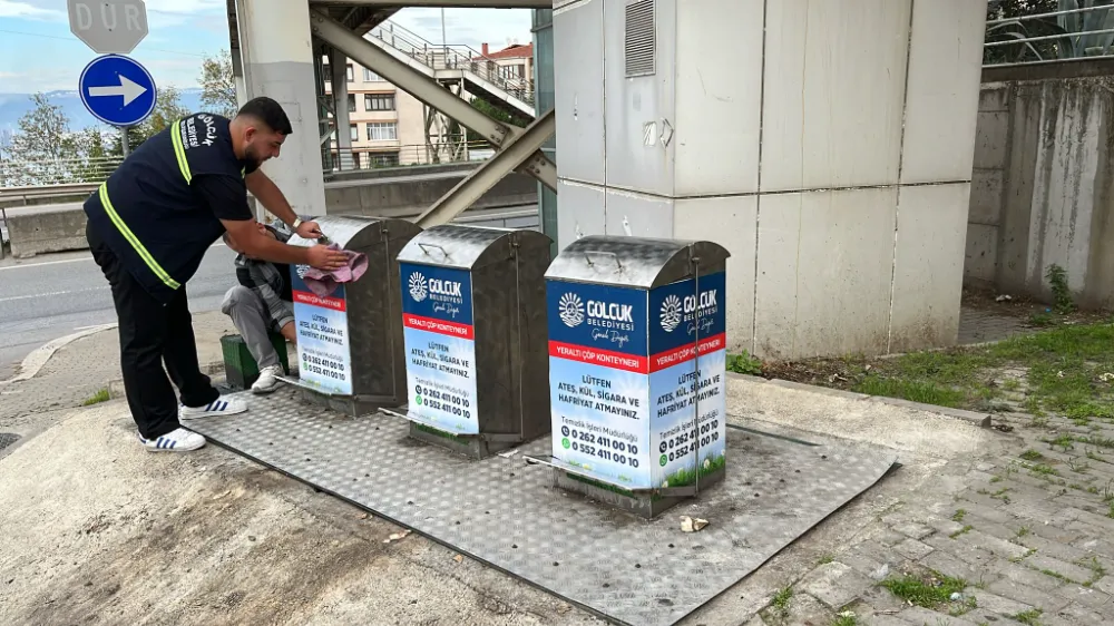 Gölcük Belediyesi’nden Yeraltı Konteynerlerine Estetik Dokunuş