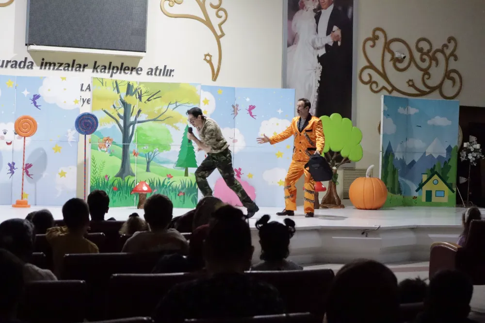 İzmit Belediyesinden Çocuk Hakları Gününe özel tiyatro gösterisi